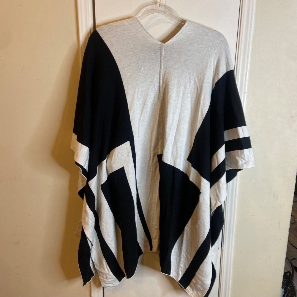 Chicos Reversible Colorblock Ruana Wrap Black White Knit L/XL 570322926